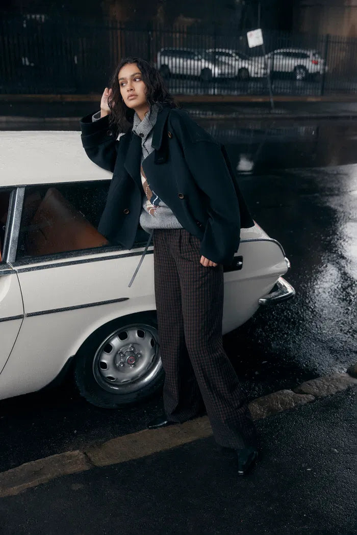 Chique Black Cropped Blazer